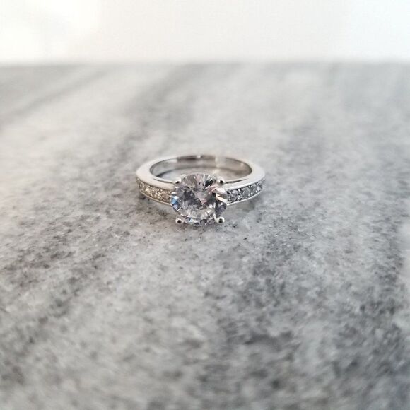 Vintage Silver Tone Rhinestone Ring, About Size 7, Solitare Band, Estate - Picture 1 of 7